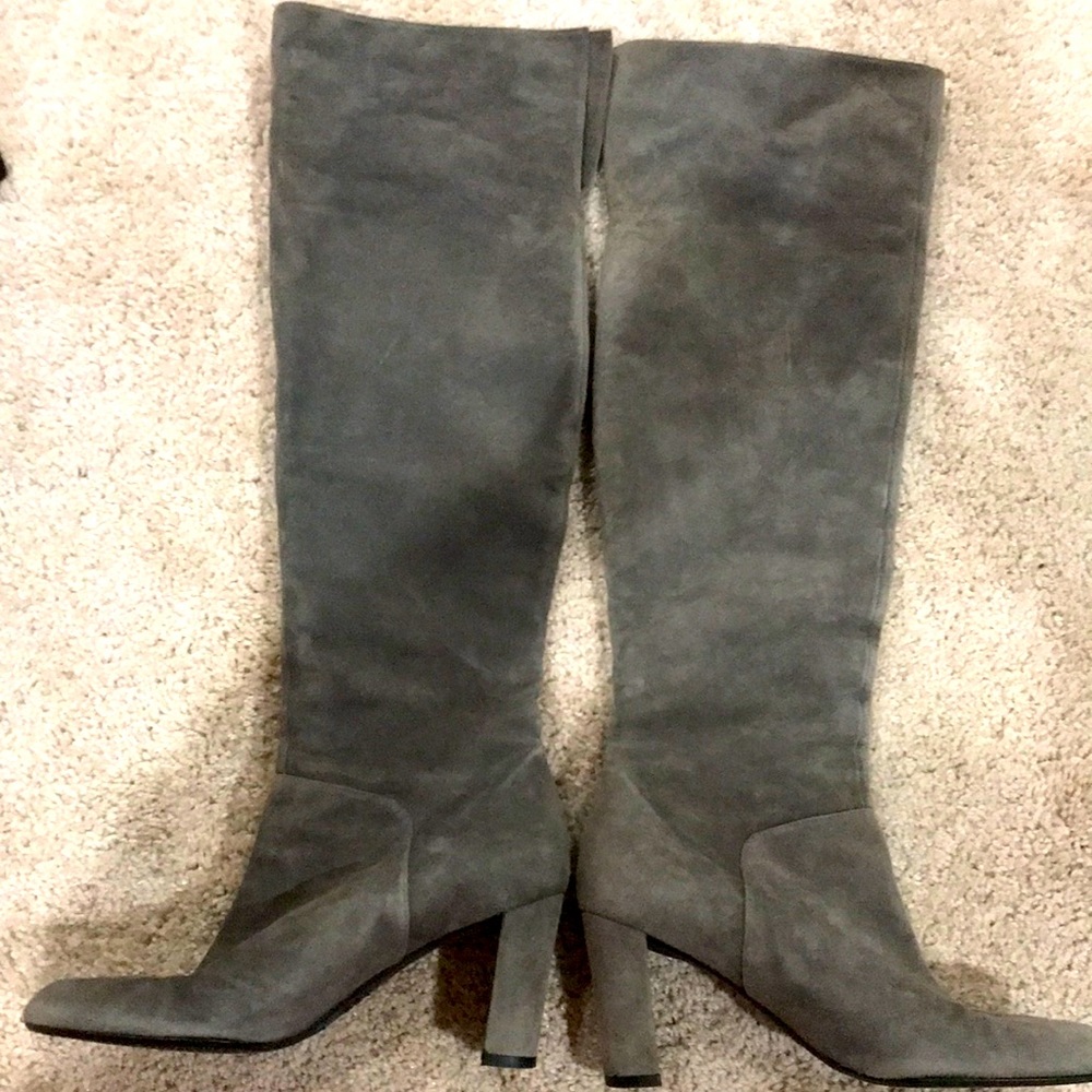Beautiful suede gray Stuart Weitzman over the knee boot, 3 inches